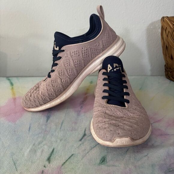 APL 7.5 Pink and Blue Athletic Shoes Lightweight Knit tech loom phantom - Picture 3 of 11